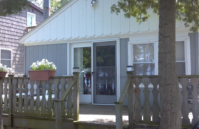 Waterfront 2 b.r. Bay View Cottage/sunsets/wineries/lighthouses/beaches/fishing