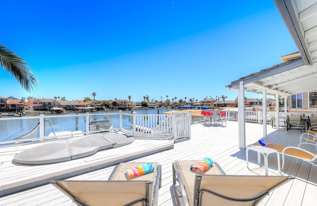 Waterfront 3BDR w Boat in Discovery Bay