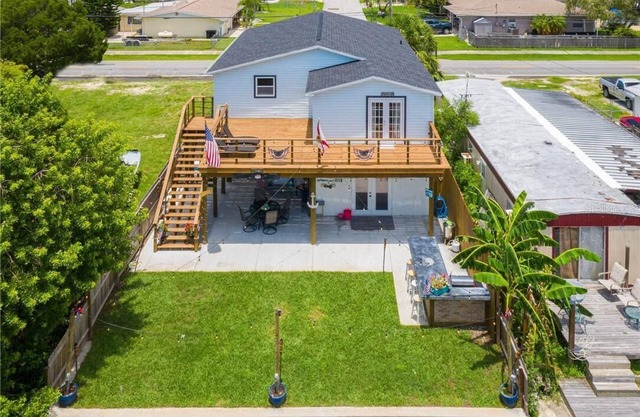 Waterfront 4BR 6+Crib 3BA+Study/Gm Rm Pool Kayak jetski