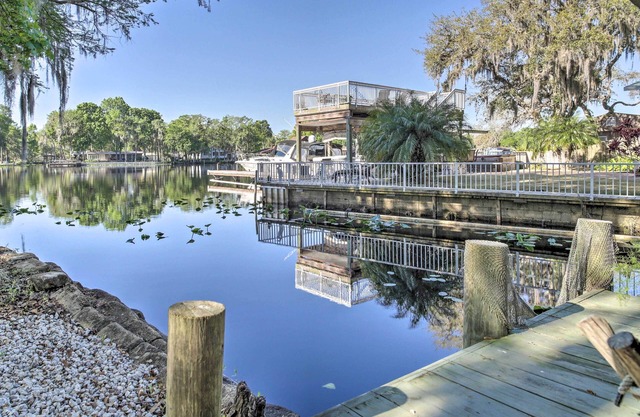 Waterfront Astor Studio Cabin w/ Private Boat Dock
