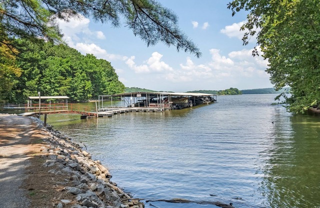 Waterfront Cabin at Prizer Point Includes Camper Parking