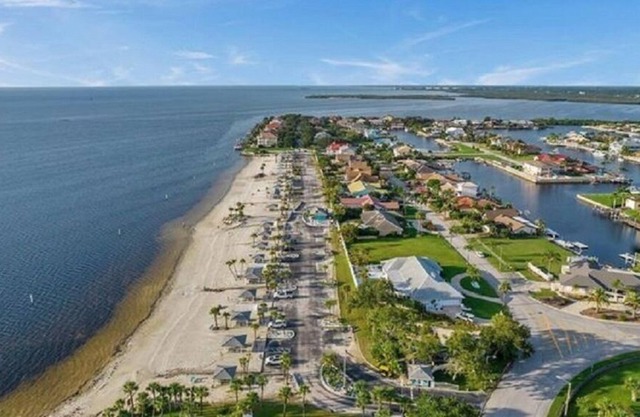 Waterfront Condo w/Boat Slip-Beach & Boat Access-Dog Friendly