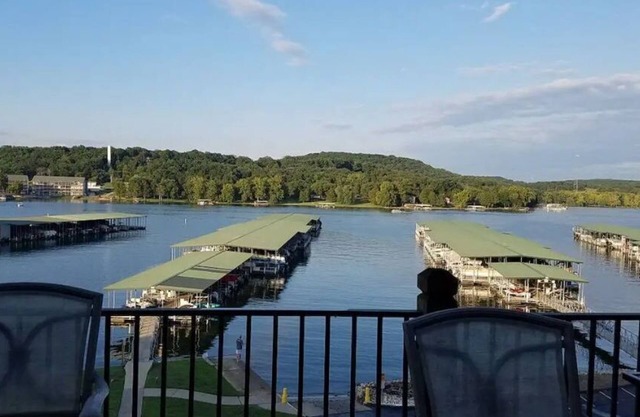 Waterfront Condo, Over-sized Loft, Sleeps 10, 2 Pools, Great Fishing and Golfing