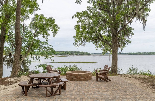 Waterfront Cottage 3 Bedrooms