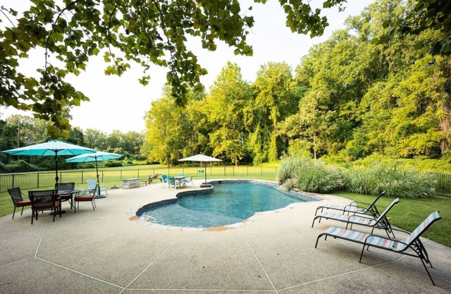 Waterfront Cottage by Annapolis w/Pool & Hot Tub