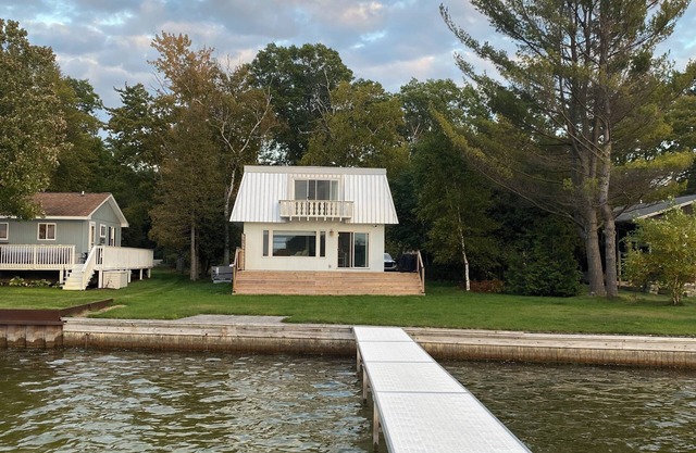 Waterfront Cottage on Bass Lake in Pentwater