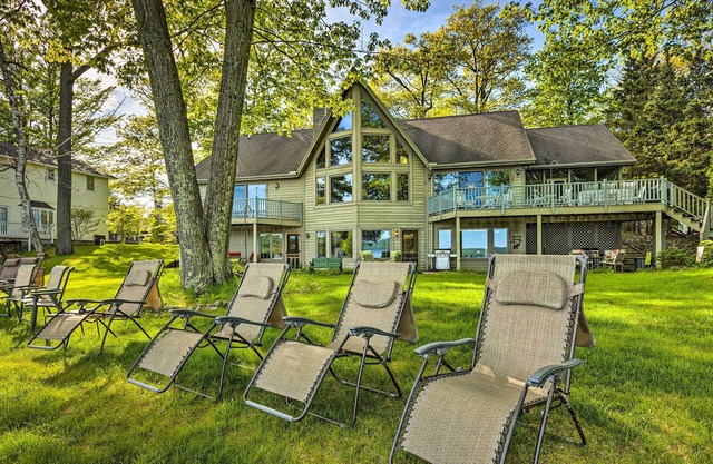 Waterfront Glenn Lake Condo: Gas Grill & Views