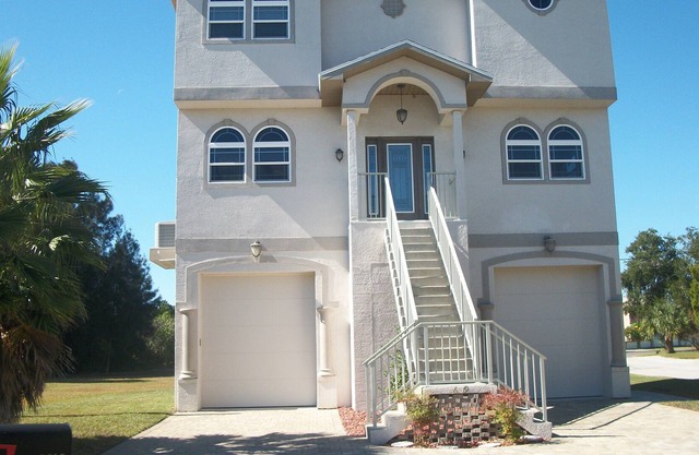 Waterfront home-newer 3 story w/ rooftop views of Gulf waters