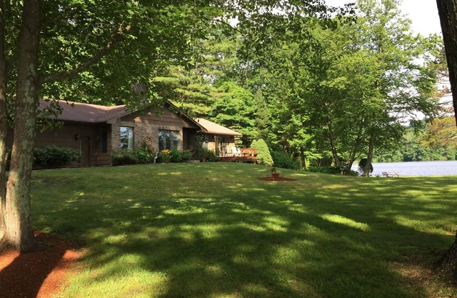 Waterfront Home with Stunning Views . Dog friendly , and great fishing !