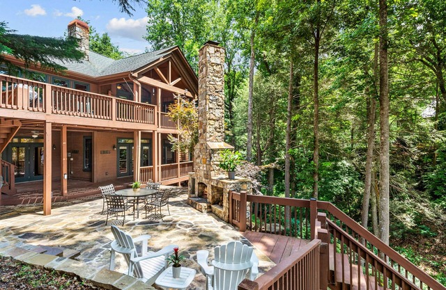 Waterfront home with deck, central AC & direct lake access