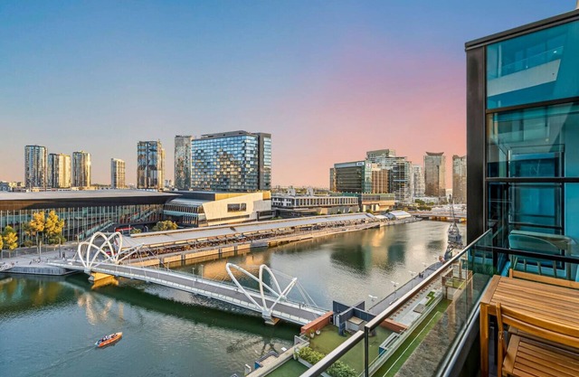 Waterfront in Docklands Walk to Crown & Marvel