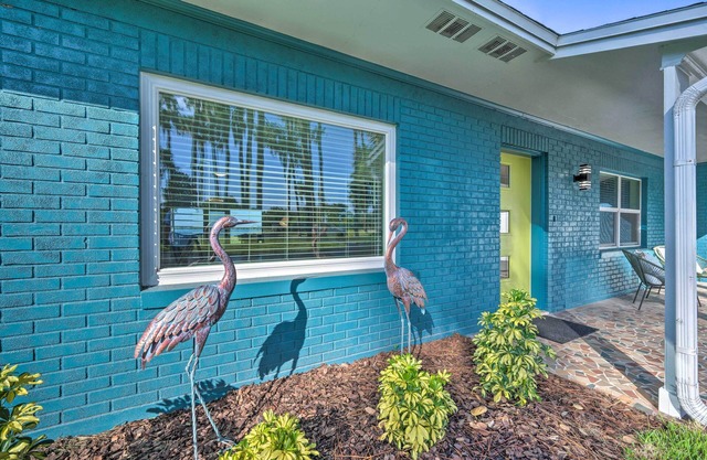 Waterfront Lake Dora Escape w/Private Dock & Slip