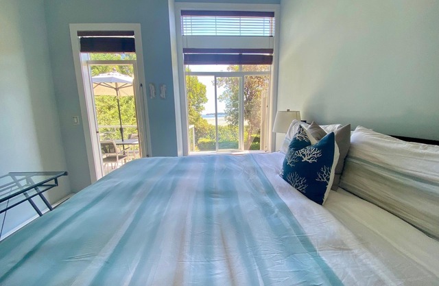 Waterfront Parksville 2 Bedroom, 2 Bath Townhome at Tanglewood