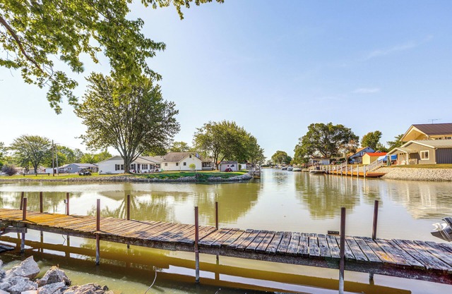 Waterfront Port Clinton Cottage: 5 Mi to Lake Erie