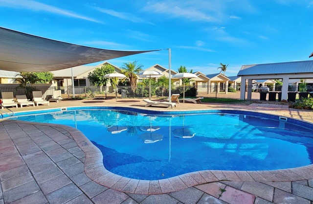 Waterfront | Sleeps 6 | Resort Pool | Wifi