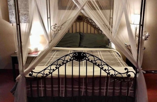 Waterfront Sunset Cabin w/Patio & Firepit- 2 bdrm