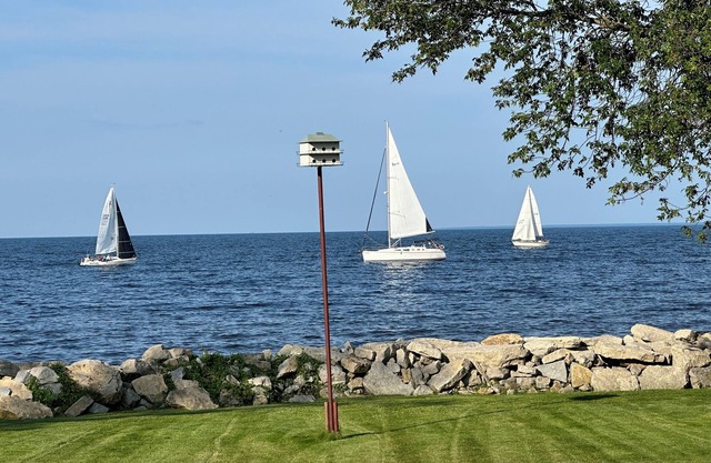 Waterfront View Lake Michigan - Available Dates for late Summer & Fall Y'all