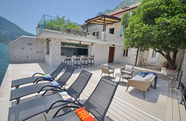 Waterfront Villa Galeano Kotor