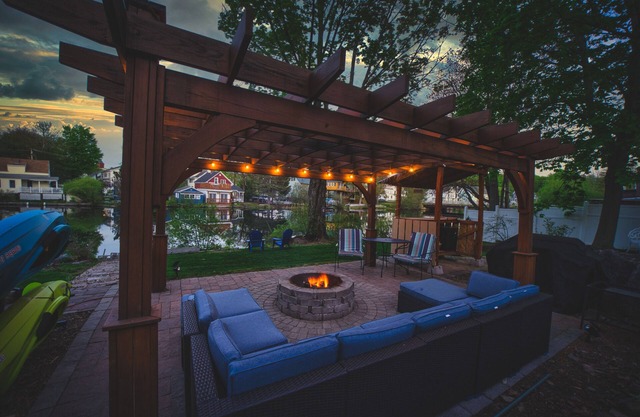 Waterfront with Kayaks, Pool Table, Fire Pit, and Pergola. Downtown area