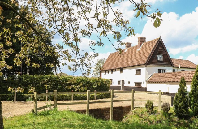 WATERLOO PLACE ALL UNITS, character holiday cottage in Banham