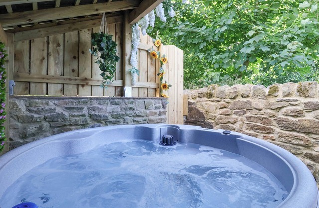 Waters Edge Lock View