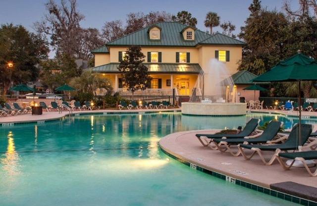 Waterside Resort in Hilton Head, SC - vacation resort two blocks from the beach.