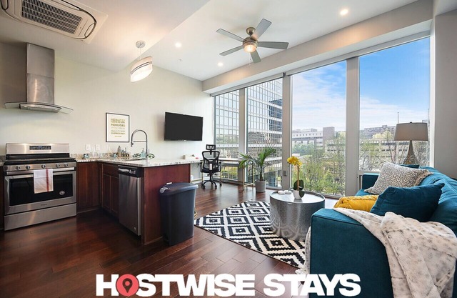 WC414 · Free Parking!