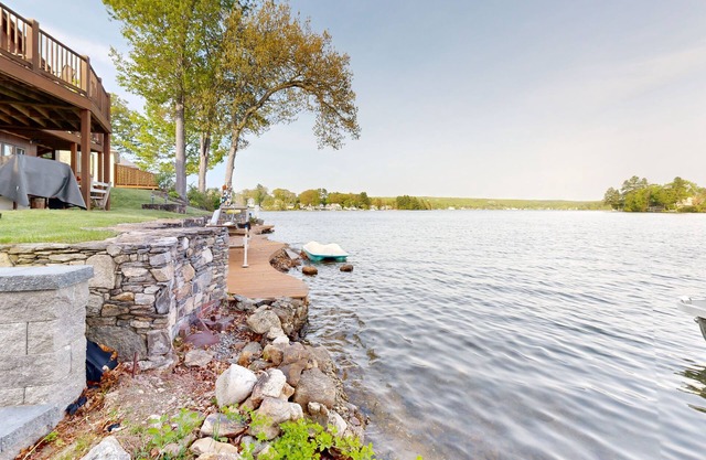 Webster Lake - One Home -Two Apartments
