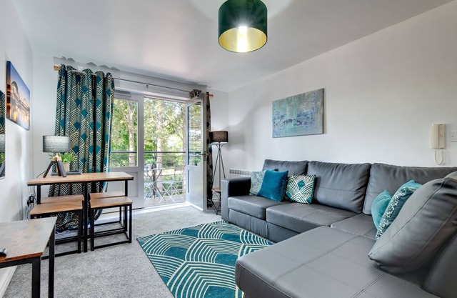 Week2Week Two Bed Gosforth Apartment