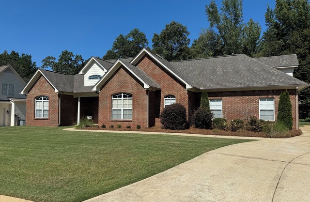 Weekend Rental for Ole Miss Football/Baseball, Graduation, Double Decker & More!