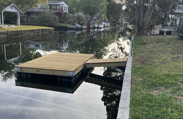 Weeki Wachee Gardens on the Canal