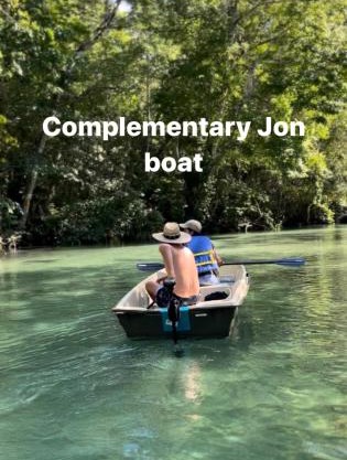 Weeki Wachee Retreat Canal home with hot tub kayaks canoe and boat with trolling motor included