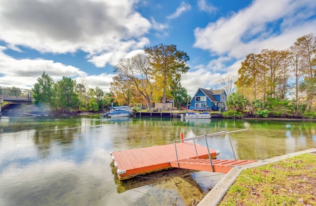 Weeki Wachee River Home on Main River by Park!