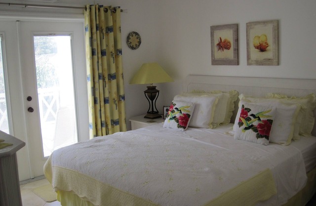 "Weekly Discount" - Beautiful Beachfront Condo (for our 5* reviews see#3535163)