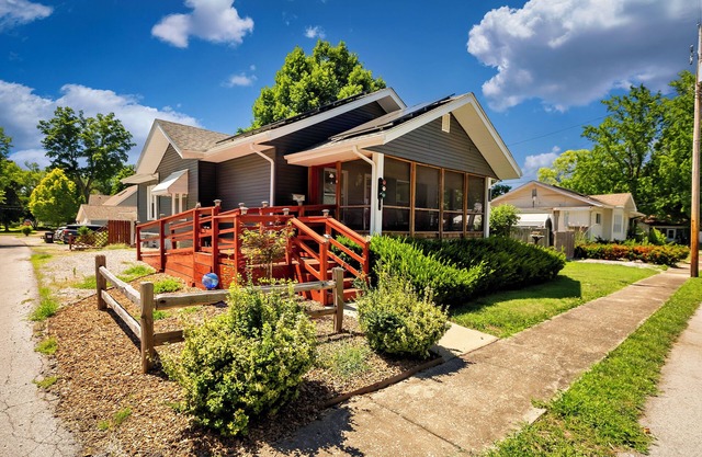 Weekly/Monthly Rental in Walkable Downtown Marion