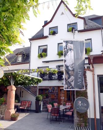 Wein- und Gästehaus M. Bai