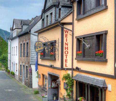 Weinhotel Hubertus Garni