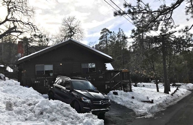 Welcome to BunnyBear Cabin, your mountain getaway!