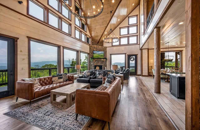 Welcome to Dancing Fox! Luxury 7BR, Indoor Pool, Fire Pit, Wow Views!