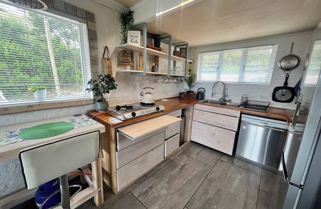 Welcome to Happy Whale 1 modern Bedroom apartment.