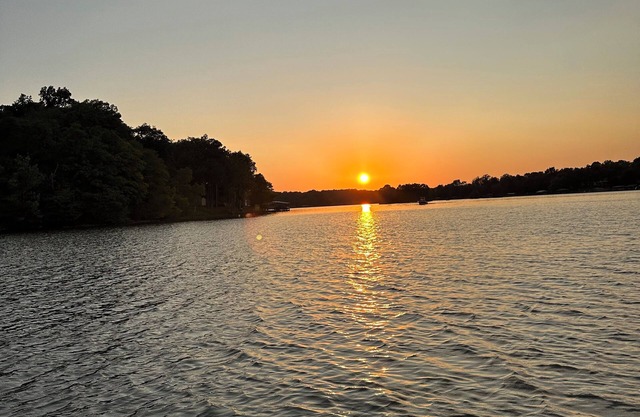 Welcome to Hummingbird Haven- A new lakefront home with amazing sunset views