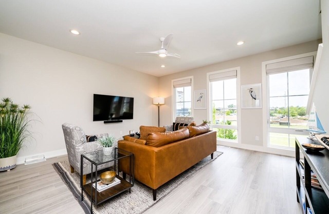 Welcome to "It's a Shore Thing"- Your Serene Waterfront Haven!