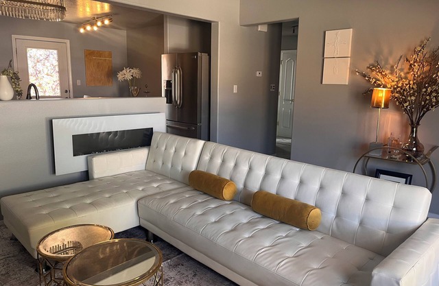 Welcome to La Casa de Oro! Enjoy this comfortable 3 bedroom home in Santa Fe!