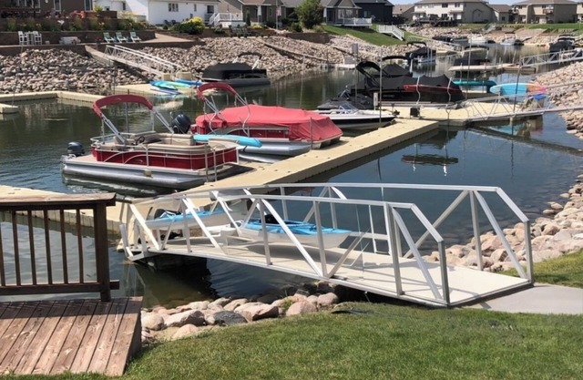 Welcome to Molly’s Place! 3-bedroom waterfront townhome in Mandan