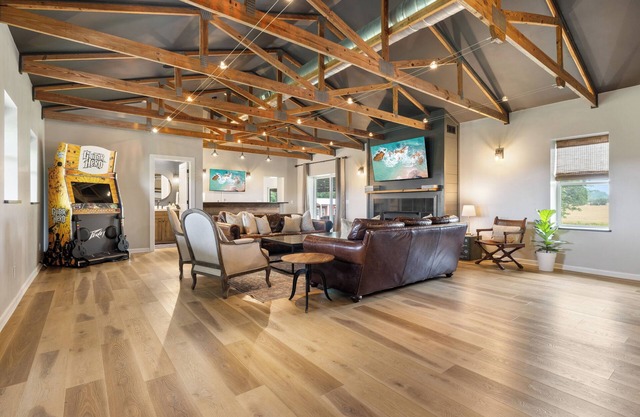 Welcome to The Bunk House — Your Private Getaway Between Murray & Mayfield!