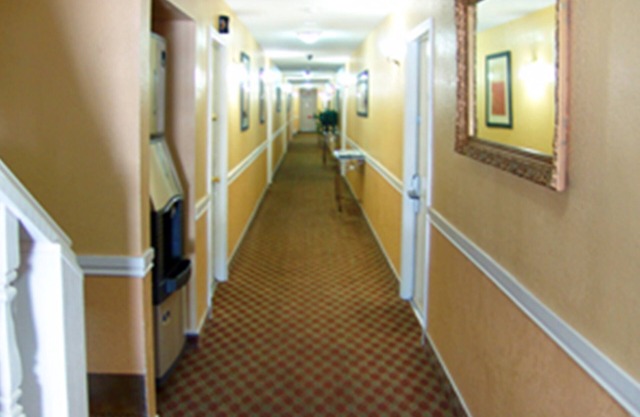 Welcome to the Holland inn suites single room
