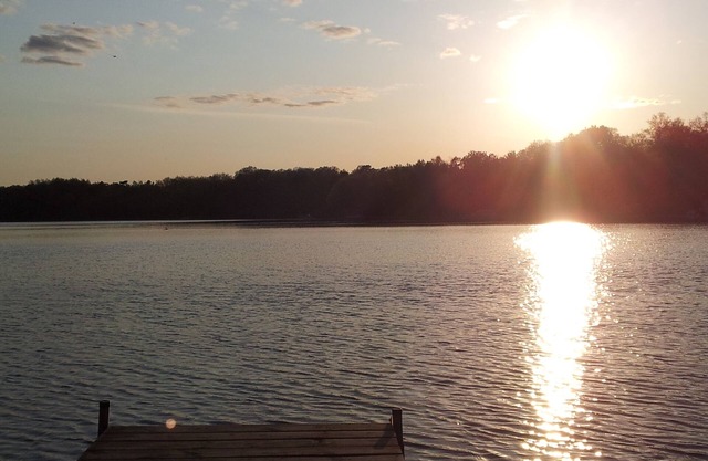 Welcome To The Nut House On Sunfish Lake! Come For The Relaxation Or Adventure!