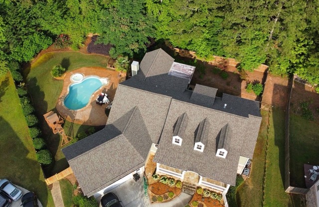 Welcome to the Posh Farmhouse with swimming pool!