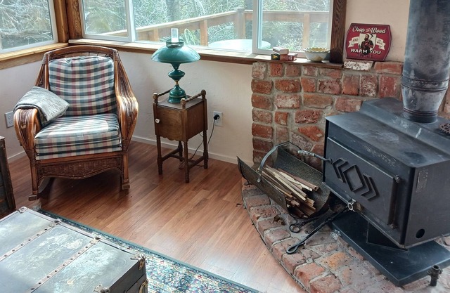 Welcome to the South House- a peaceful getaway in the beautiful foothills.