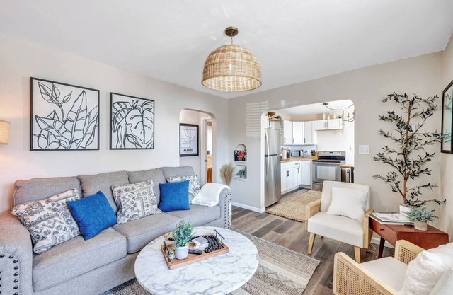 Welcome to The Steele Magnolia! Completely renovated 2 bed/1ba plus bonus pull out couch